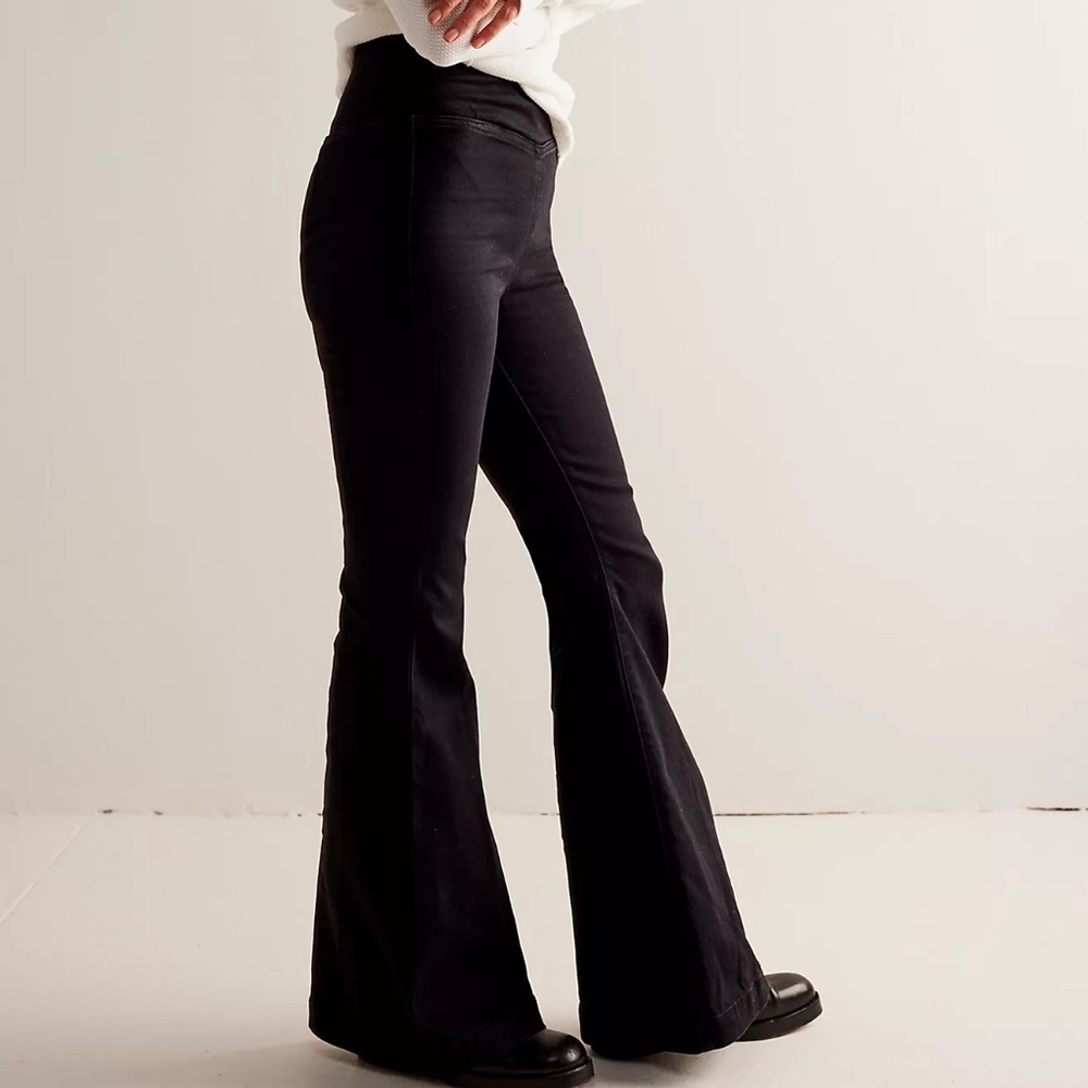 NWT We The Free Venice Beach Flare Jeans - Picture 5 of 7